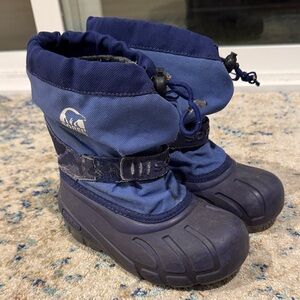 Sorel Navy and Black Snow Boots